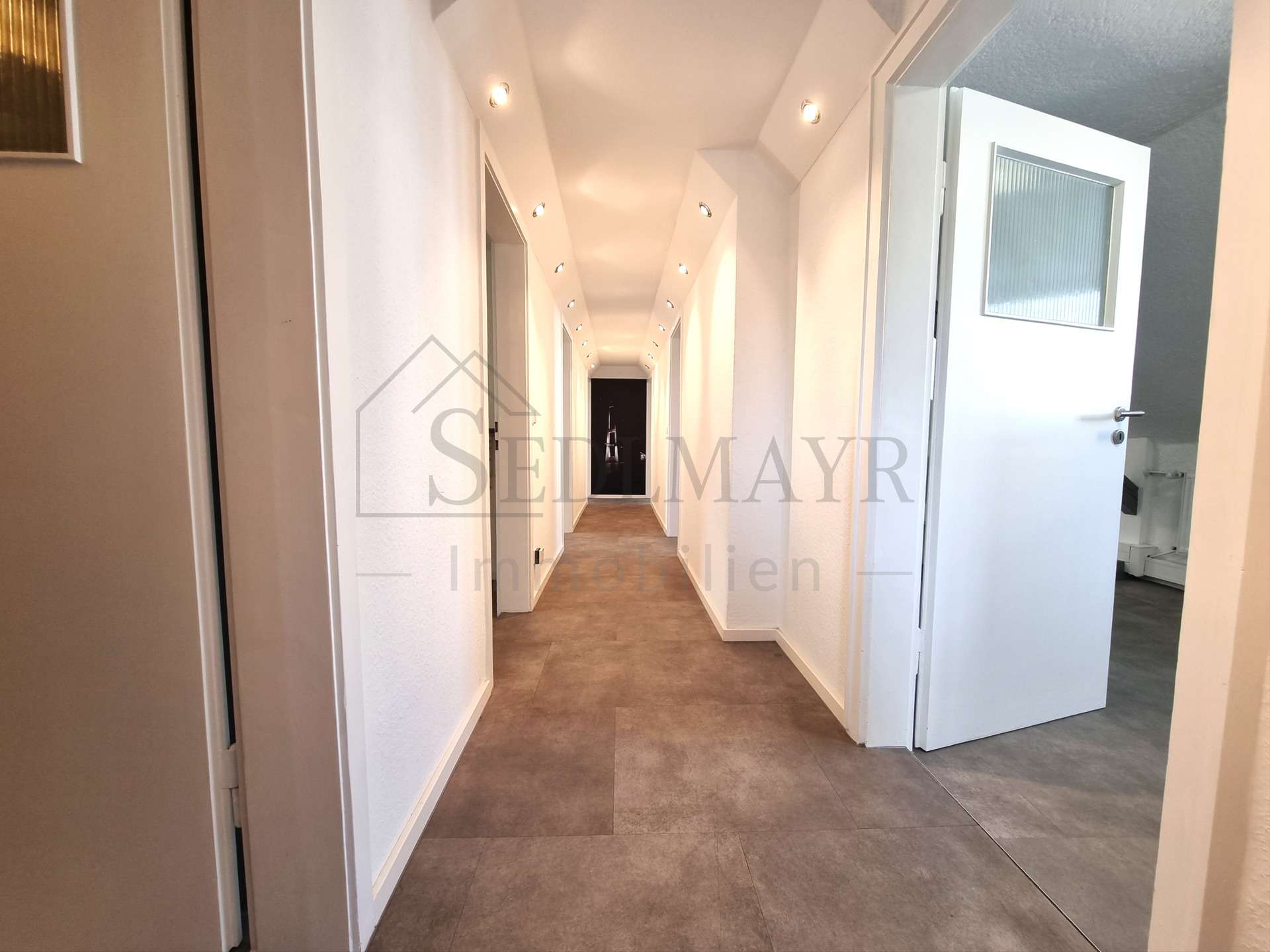 Thumbnail-Büro in München 1.525,00 € 87 m²