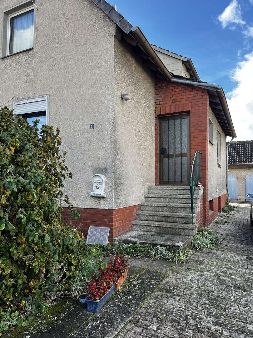 Thumbnail-Haus zum Kaufen in Bahrdorf 160.000,00 € 150 m²