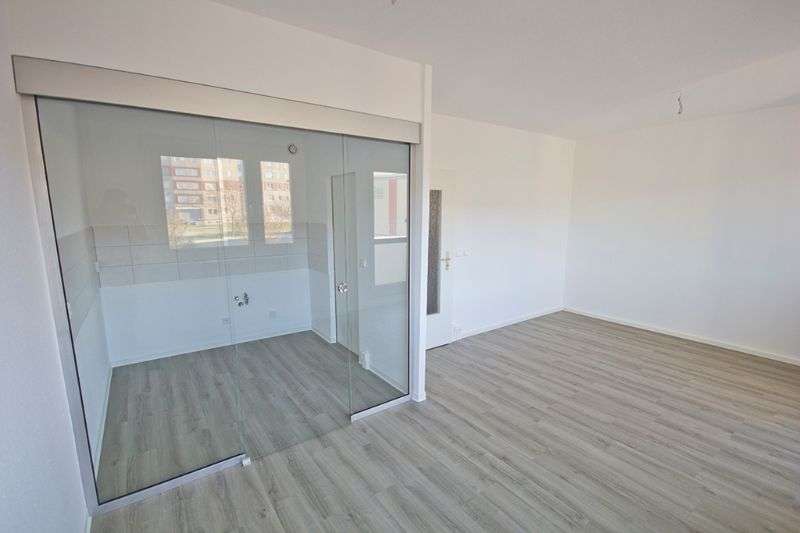 Thumbnail-Wohnung zum Mieten in Halle (Saale) 418,00 € 57.93 m²