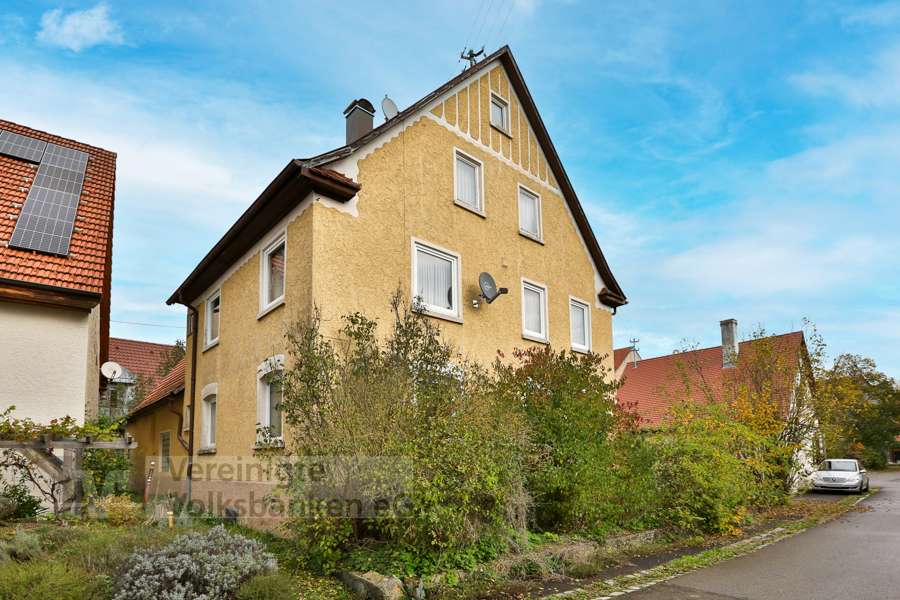 Thumbnail-Haus zum Kaufen in Hohenstein Ödenwaldstetten 210.000,00 € 161.44 m²