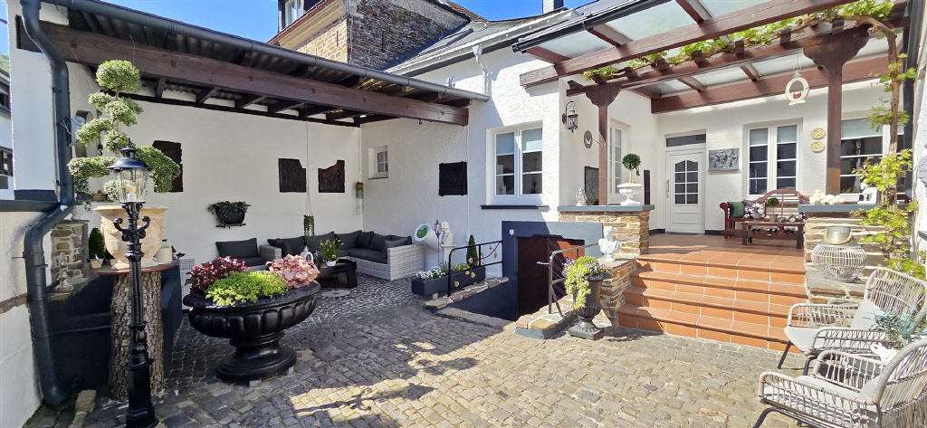 Thumbnail-Haus zum Kaufen in Senheim 398.900,00 € 227 m²