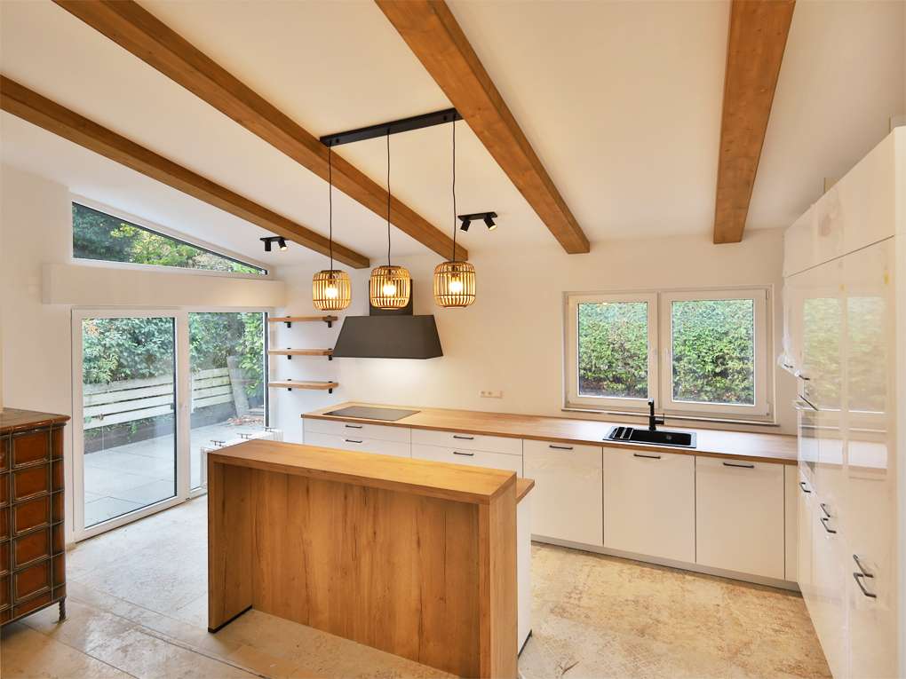 Thumbnail-Haus zum Mieten in Leonberg 2.740,00 € 175 m²