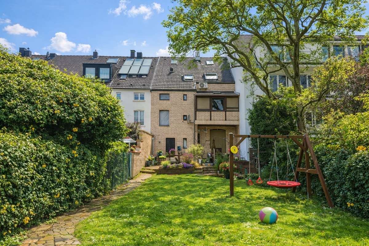 Thumbnail-Haus zum Kaufen in Düsseldorf 615.000,00 € 162 m²
