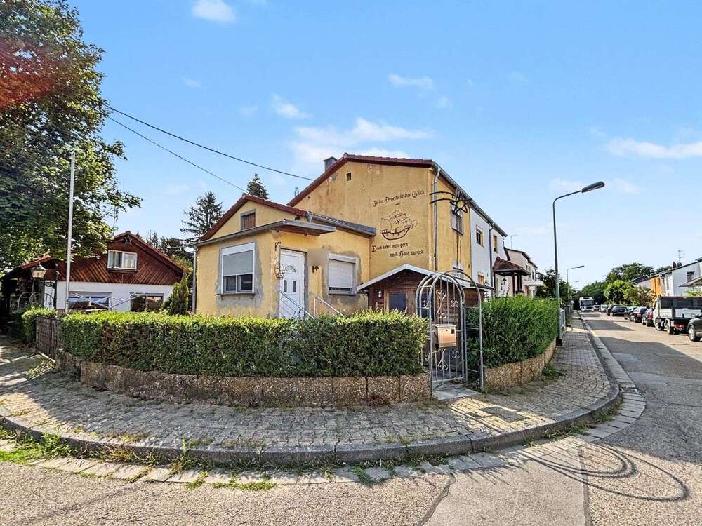 Thumbnail-Haus zum Kaufen in Frankfurt 175.000,00 € 98 m²