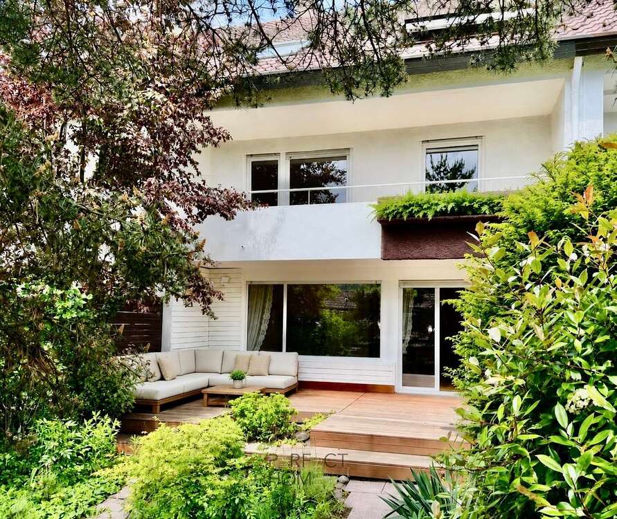 Thumbnail-Haus zum Kaufen in Leonberg 719.000,00 € 190 m²