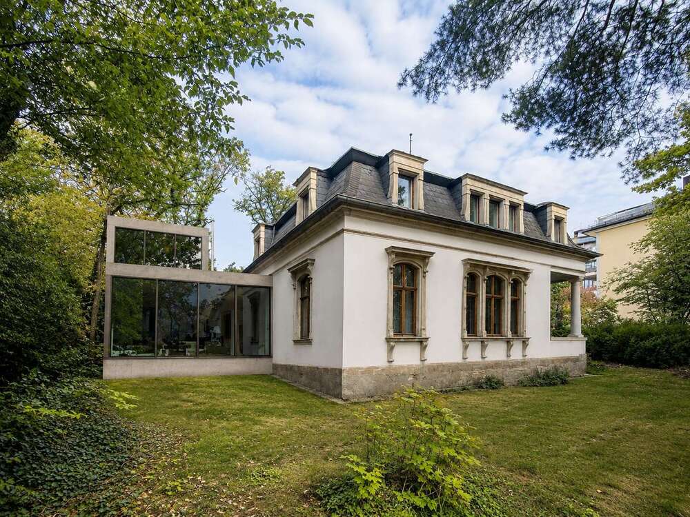 Thumbnail-Haus zum Kaufen in Dresden 1.200.000,00 € 290 m²
