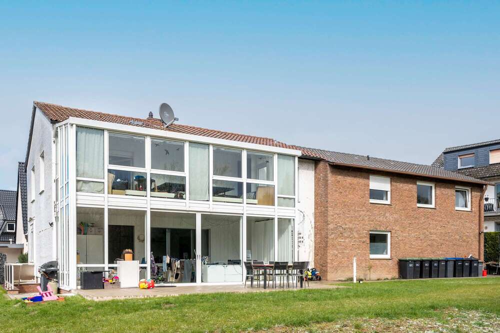 Thumbnail-Haus zum Kaufen in Enger 469.900,00 € 245 m²