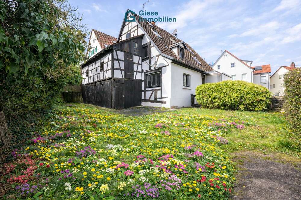 Thumbnail-Haus zum Kaufen in Stuttgart - Degerloch 350.000,00 € 105 m²