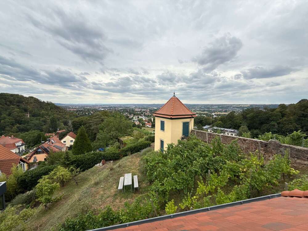 Thumbnail-Haus zum Mieten in Radebeul 2.450,00 € 145 m²