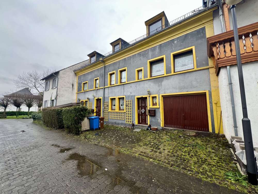 Thumbnail-Haus zum Kaufen in Löhnberg 99.000,00 € 215 m²
