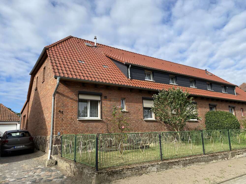 Thumbnail-Haus zum Kaufen in Kläden 120.000,00 € 194 m²