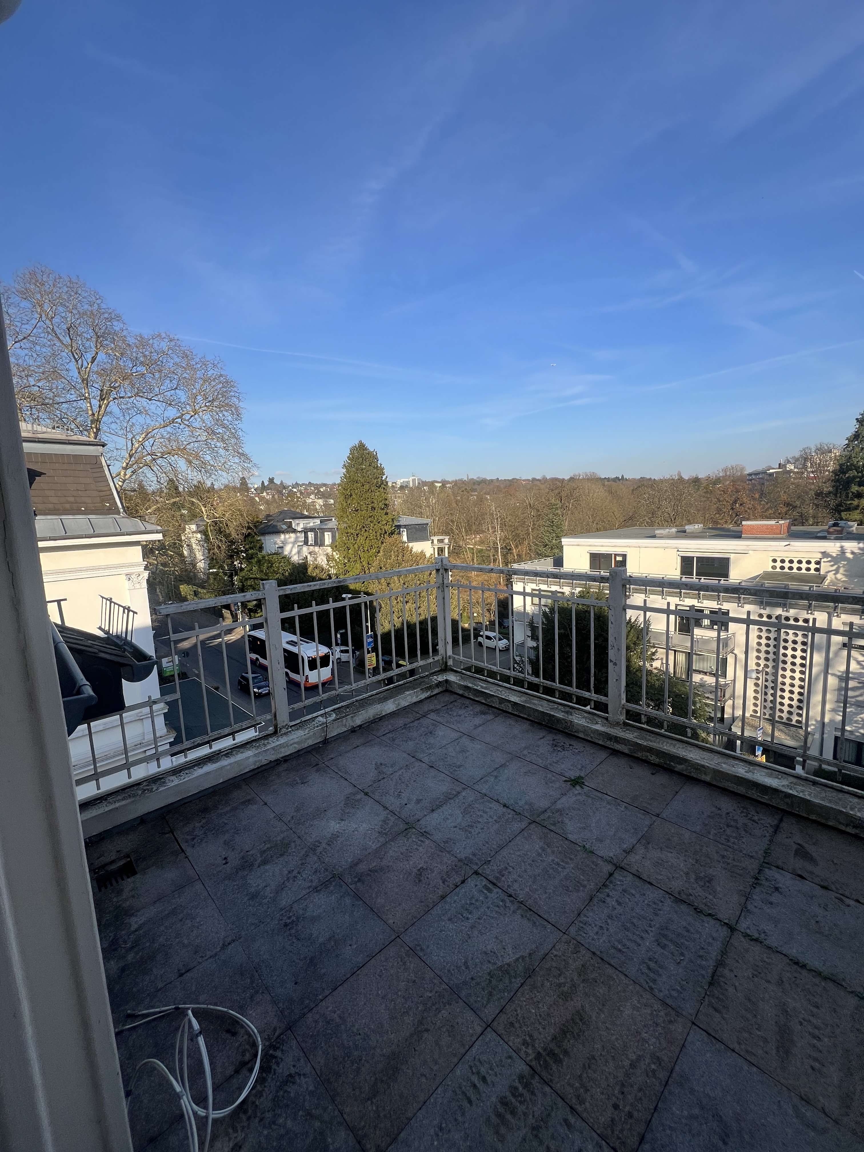 Thumbnail-Wohnung zum Mieten in Wiesbaden 3.200,00 € 180 m²