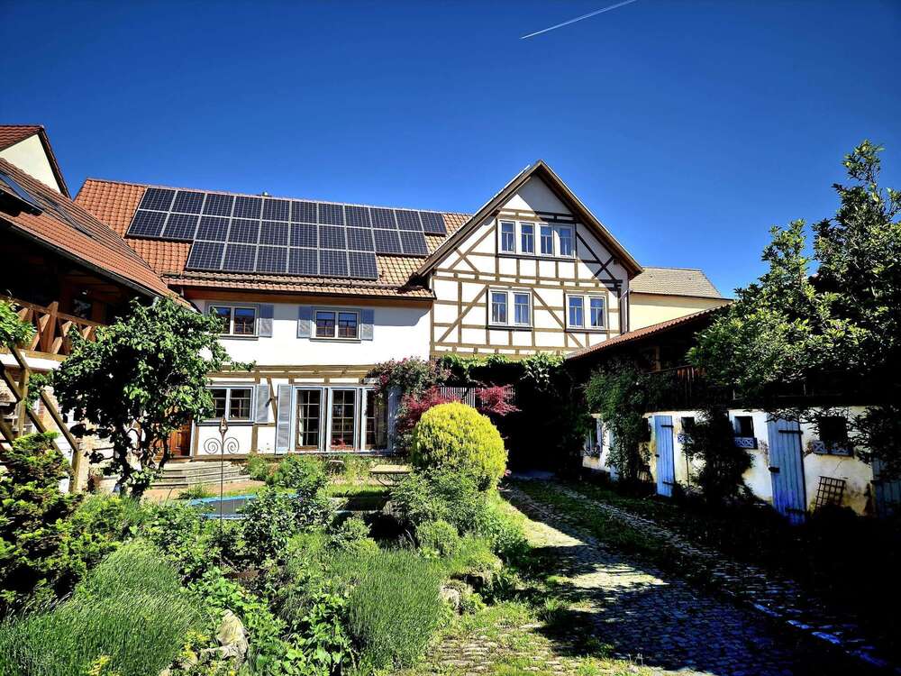 Thumbnail-Wohnung zum Mieten in Drei Gleichen 1.125,00 € 225 m²