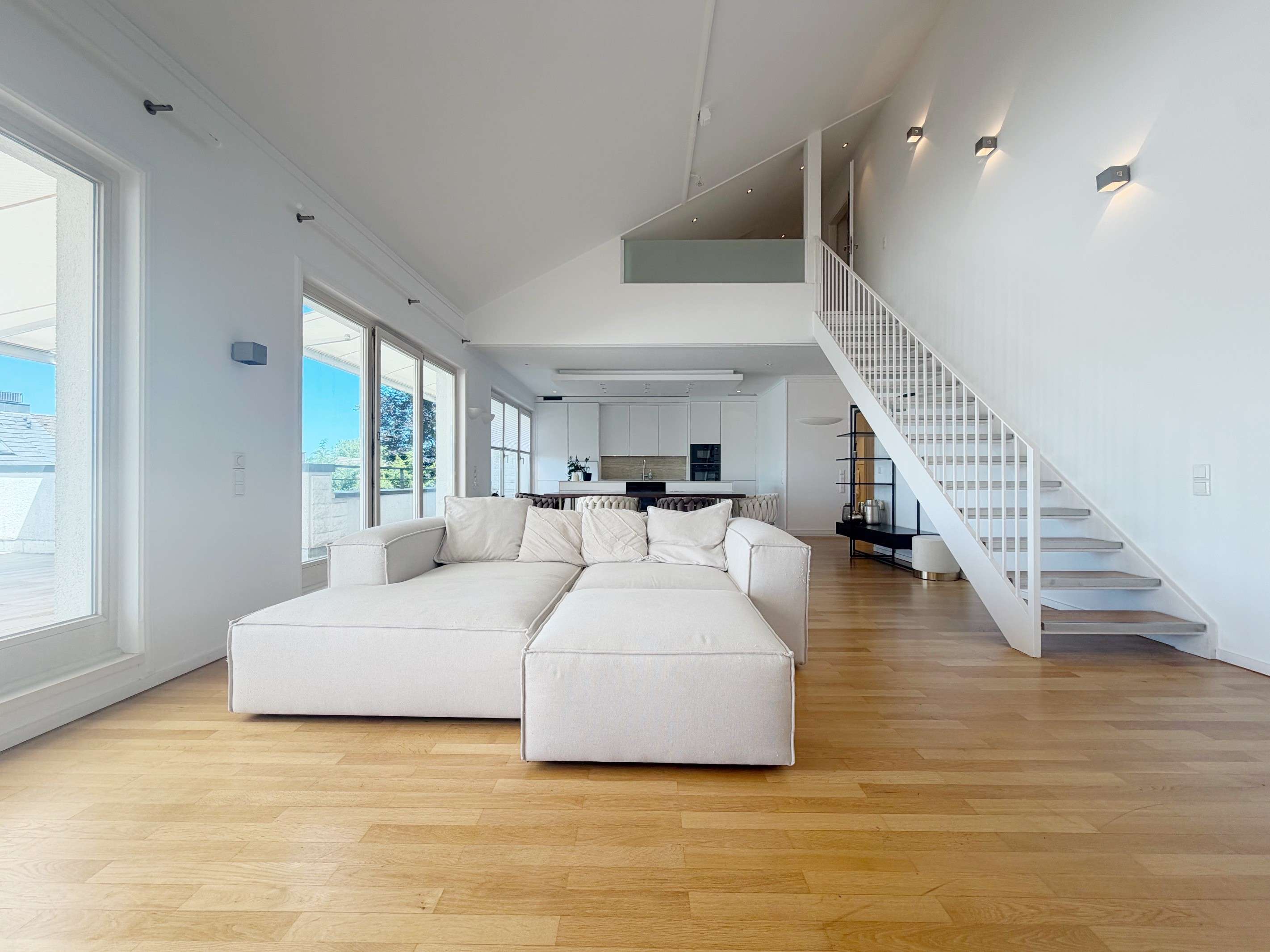 Thumbnail-Wohnung zum Mieten in Köln 3.350,00 € 145 m²