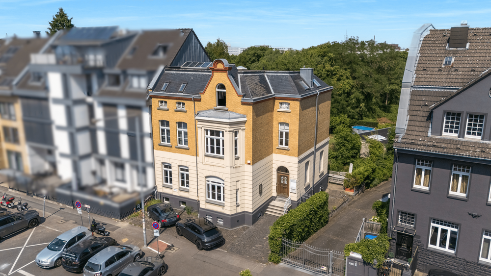 Thumbnail-Haus zum Kaufen in Köln 2.295.000,00 € 399 m²
