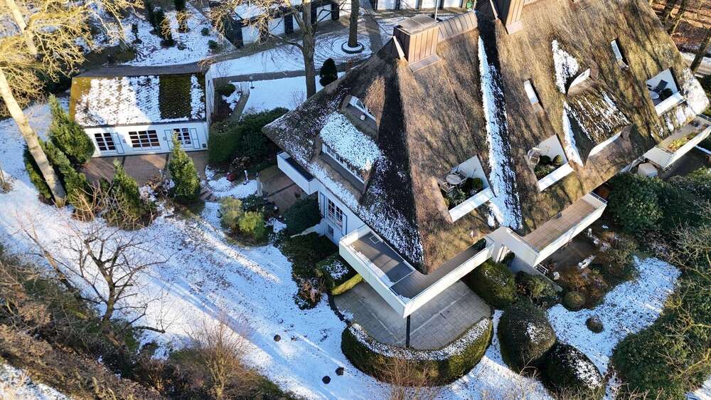 Thumbnail-Wohnung zum Kaufen in Hamburg Poppenbüttel 1.390.000,00 € 285 m²