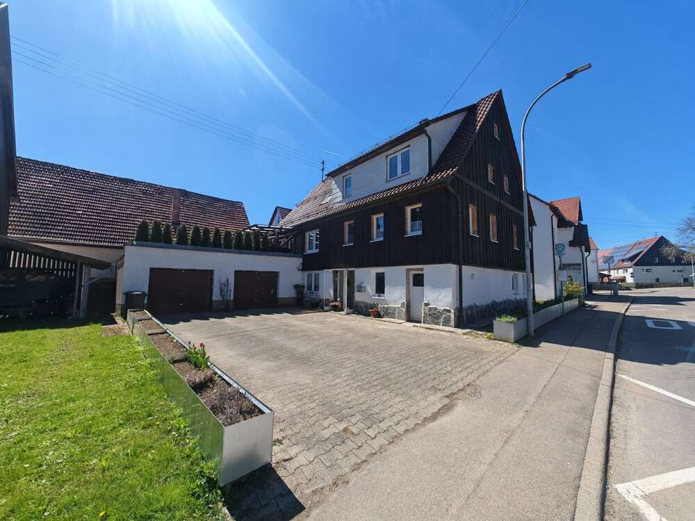 Thumbnail-Haus zum Kaufen in Engstingen-Kohlstetten 219.000,00 € 147 m²