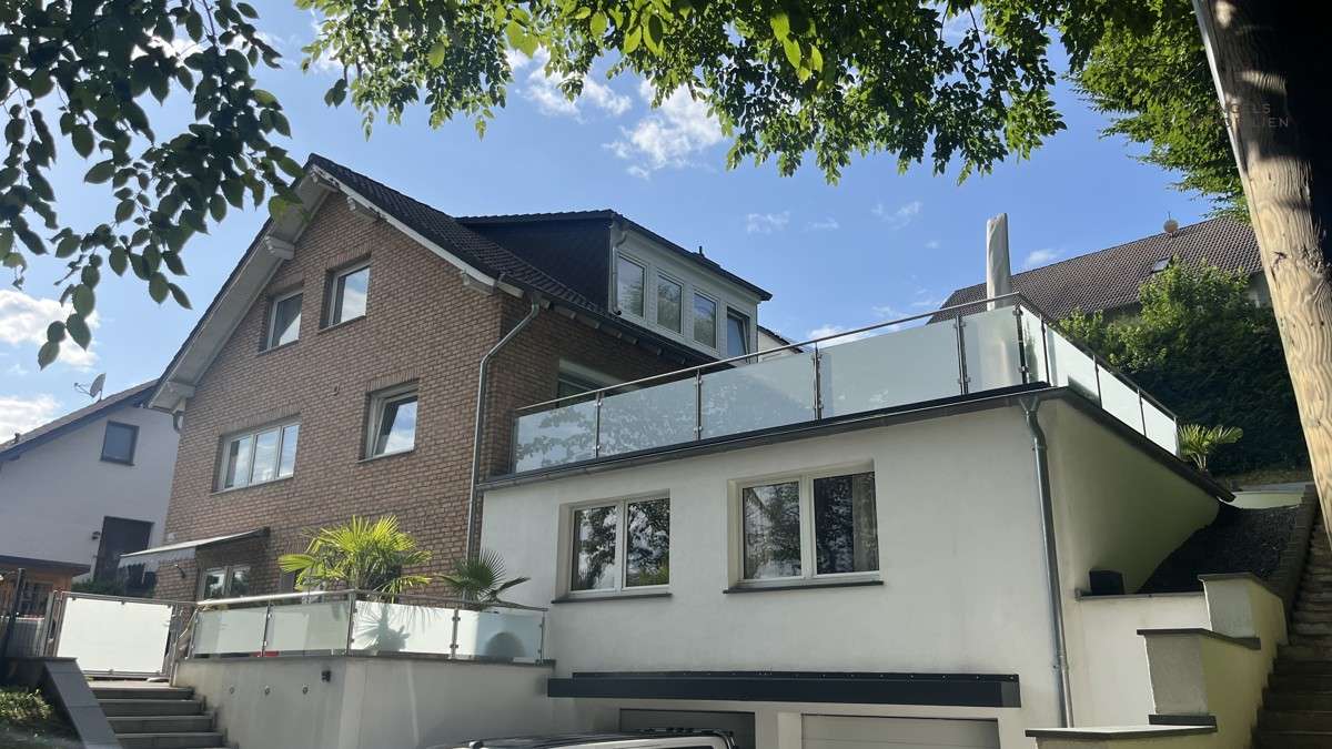 Thumbnail-Haus zum Kaufen in Hennef-Bröl 649.000,00 € 247.84 m²