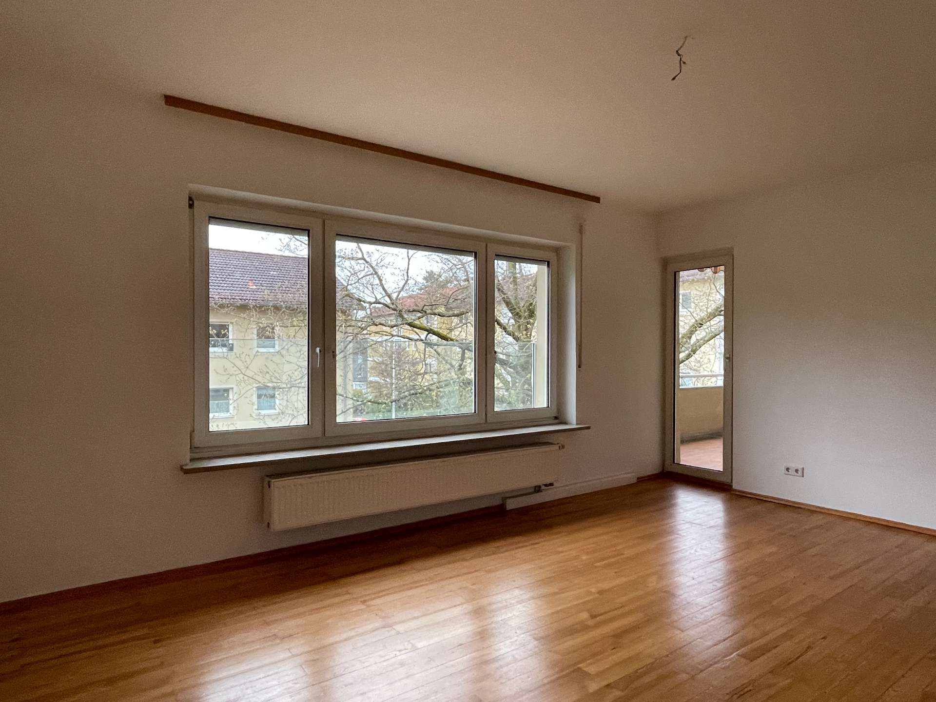Thumbnail-Wohnung zum Mieten in Erlangen 833,81 € 90.73 m²