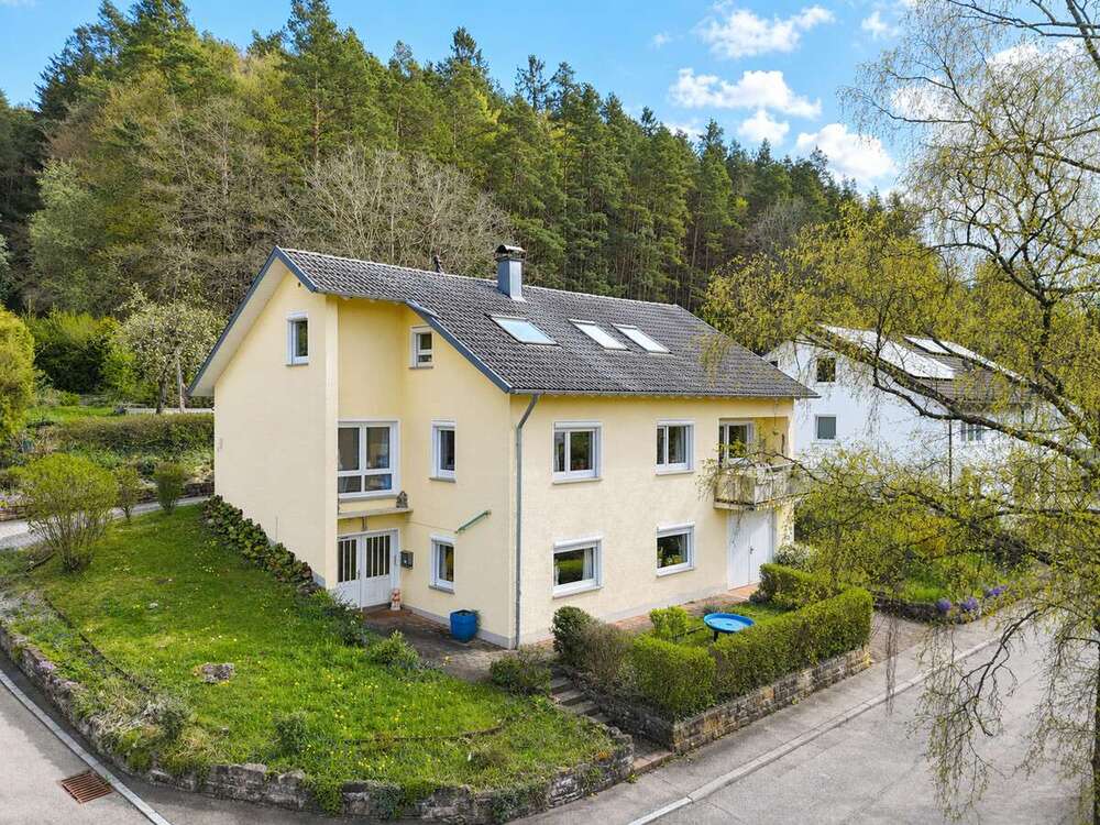 Thumbnail-Haus zum Kaufen in Rottweil-Neufra 435.000,00 € 191 m²