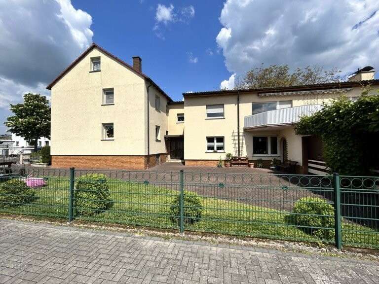 Thumbnail-Haus zum Kaufen in Obertshausen 750.000,00 € 290 m²