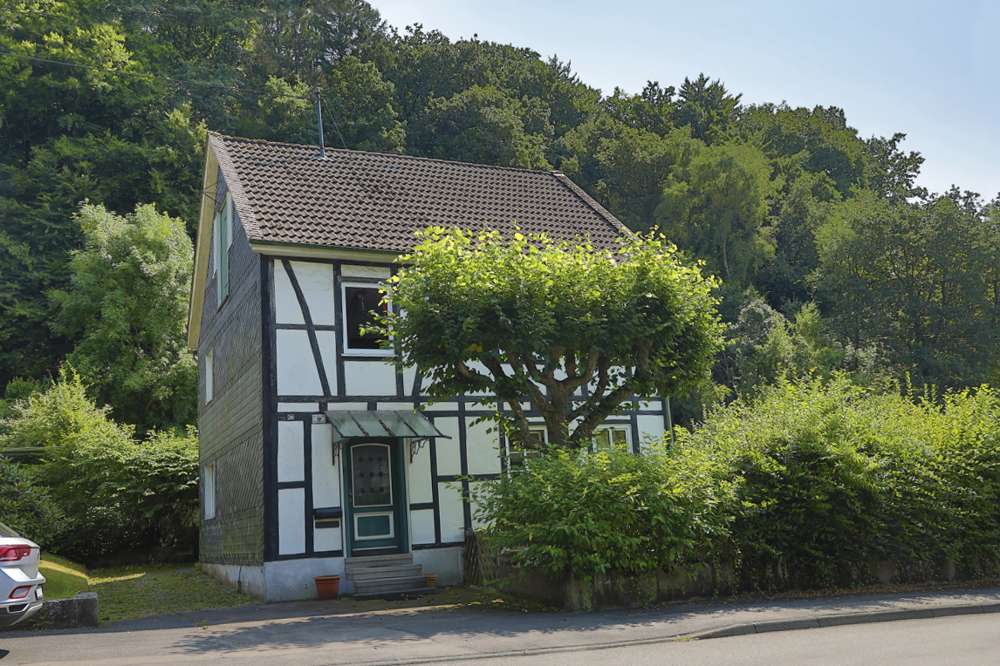 Thumbnail-Haus zum Kaufen in Gummersbach Dieringhausen 215.000,00 € 110 m²