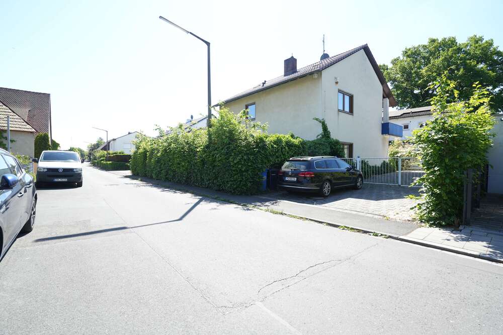Thumbnail-Haus zum Kaufen in Marloffstein 989.000,00 € 252.26 m²