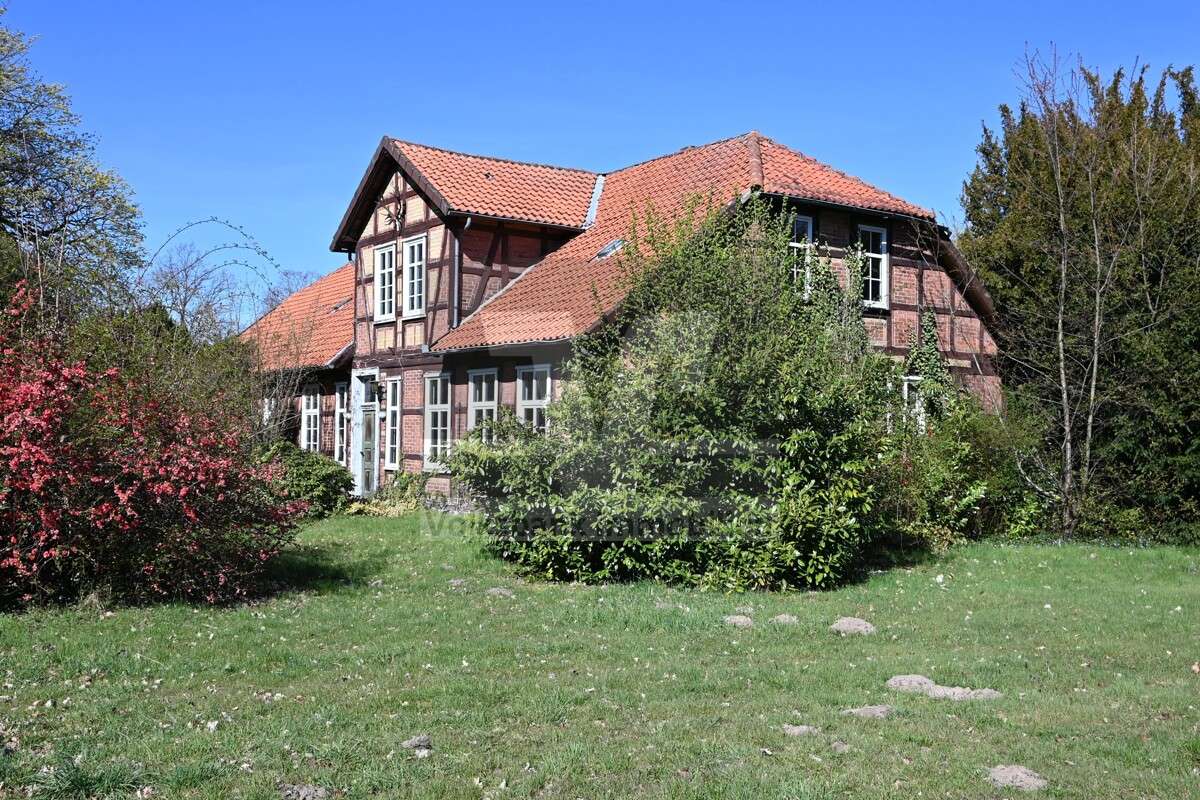 Thumbnail-Haus zum Kaufen in Wathlingen 175.000,00 € 360 m²
