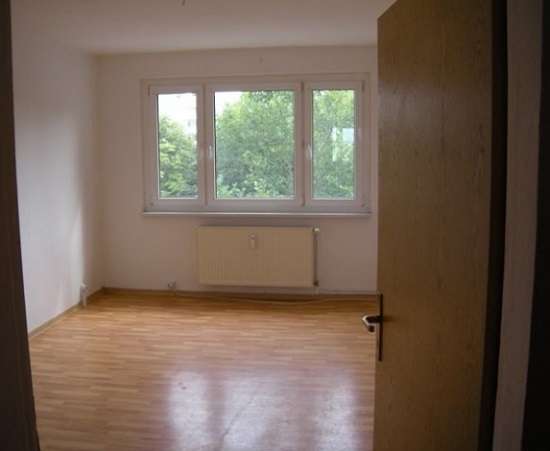 Thumbnail-Wohnung zum Kaufen in Altenburg 19.000,00 € 27.44 m²
