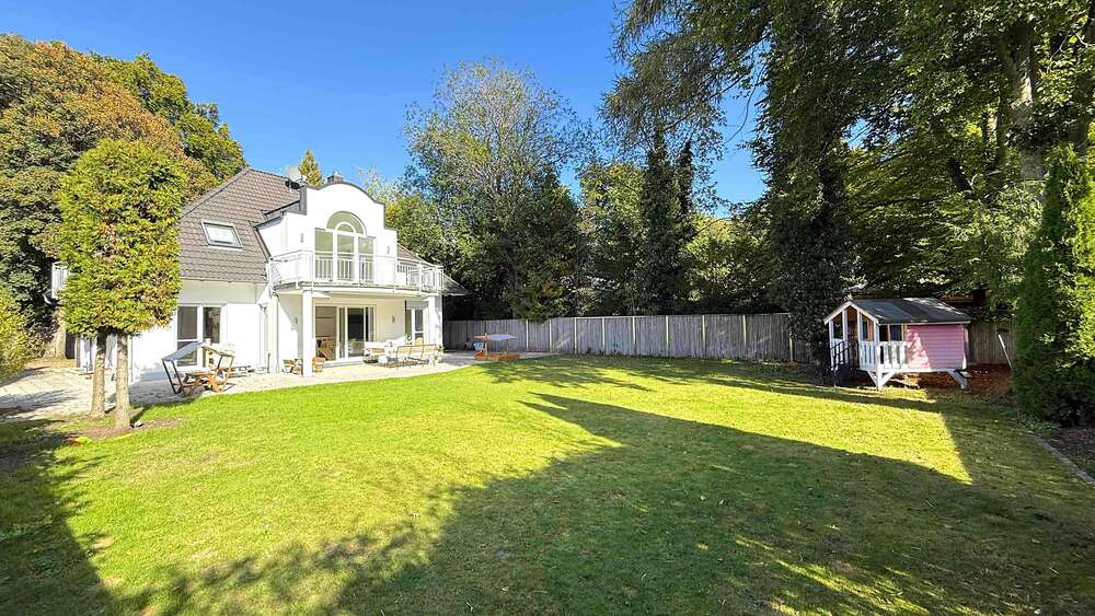 Thumbnail-Haus zum Kaufen in Grünwald 3.950.000,00 € 242 m²