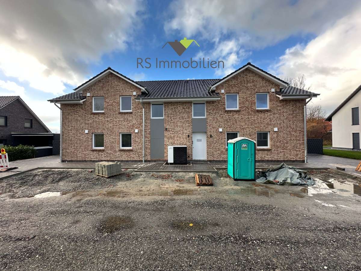 Thumbnail-Wohnung zum Mieten in Aurich Middels-Westerloog 880,00 € 95.63 m²