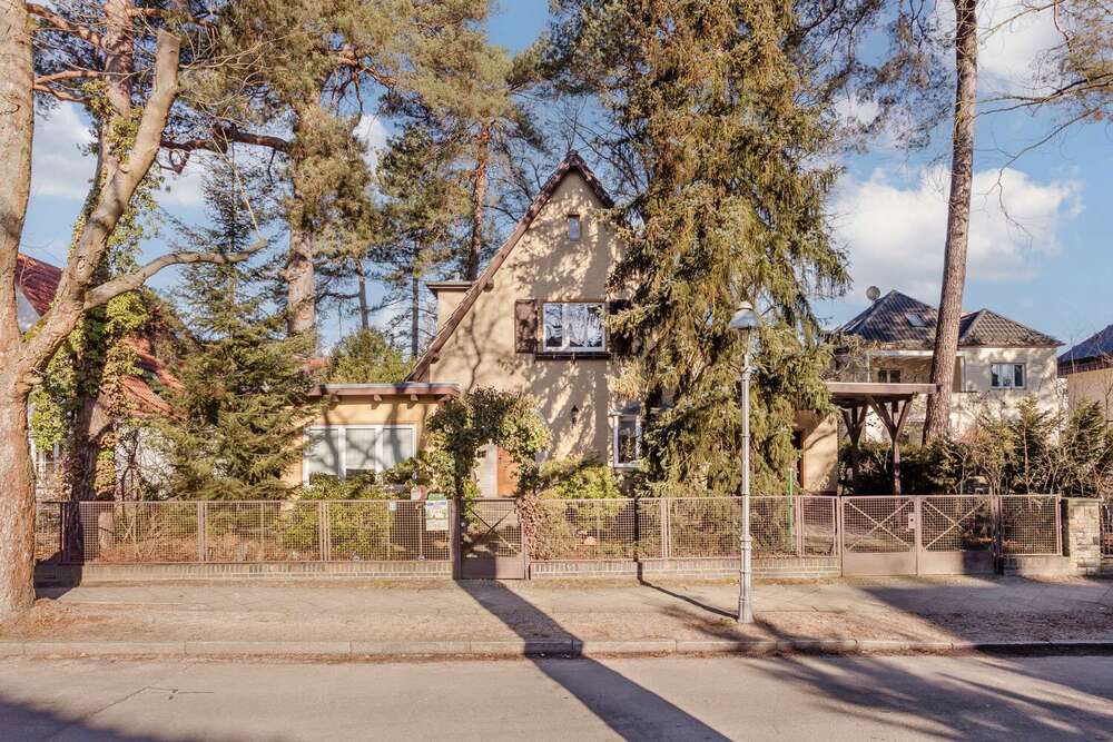 Thumbnail-Haus zum Kaufen in Berlin-Nikolassee 987.000,00 € 141.68 m²