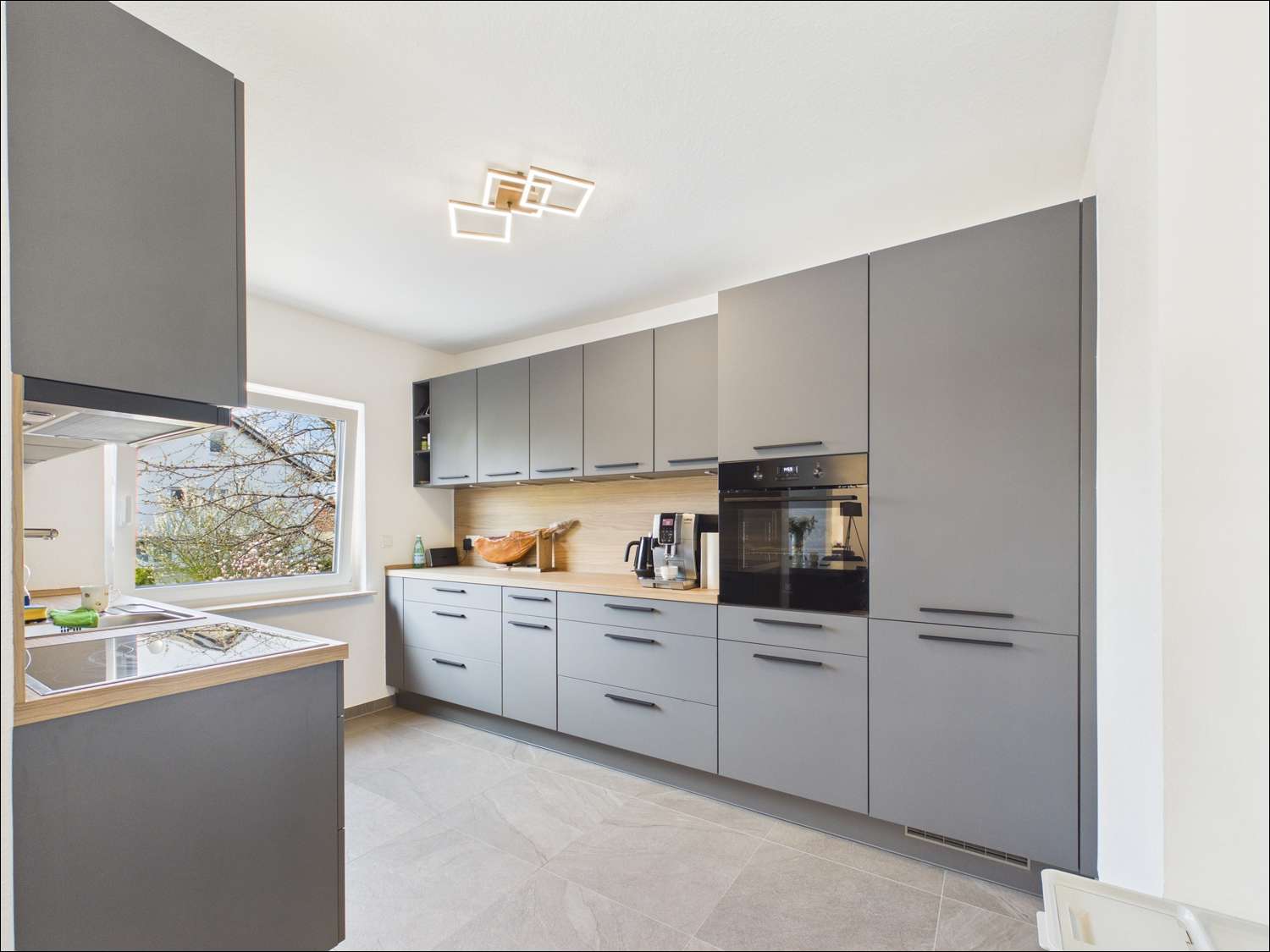 Thumbnail-Haus zum Kaufen in Aschaffenburg 949.000,00 € 346.54 m²