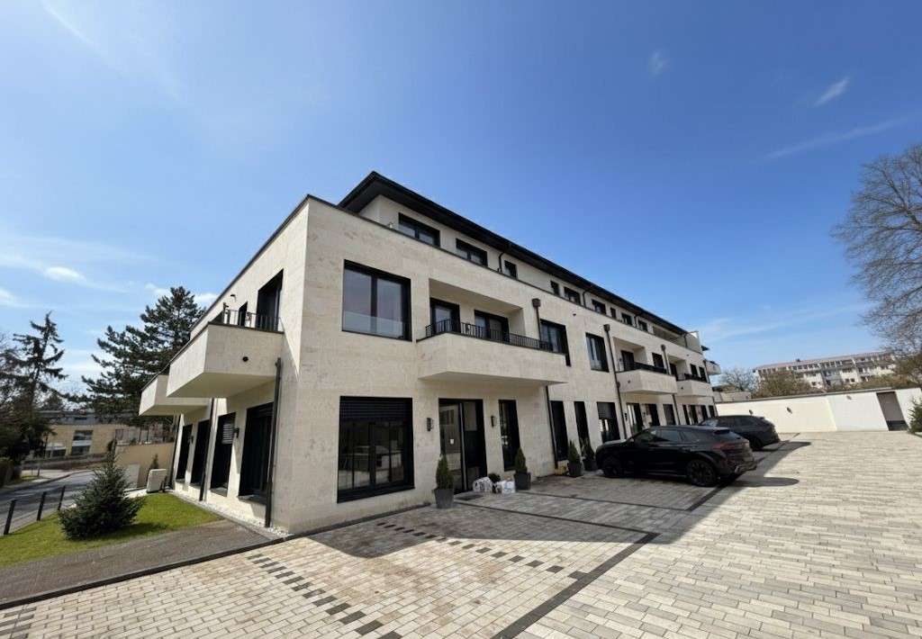 Thumbnail-Wohnung zum Mieten in Heusenstamm 1.853,82 € 102.99 m²