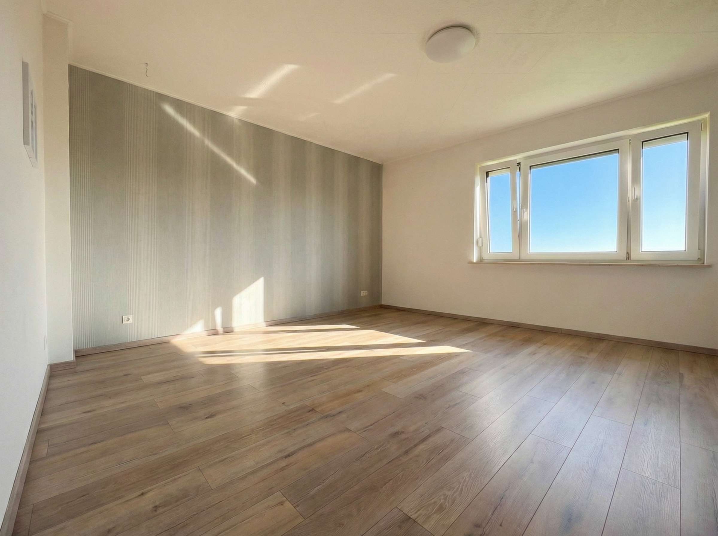 Thumbnail-Wohnung zum Kaufen in Saarbrücken 155.000,00 € 81 m²