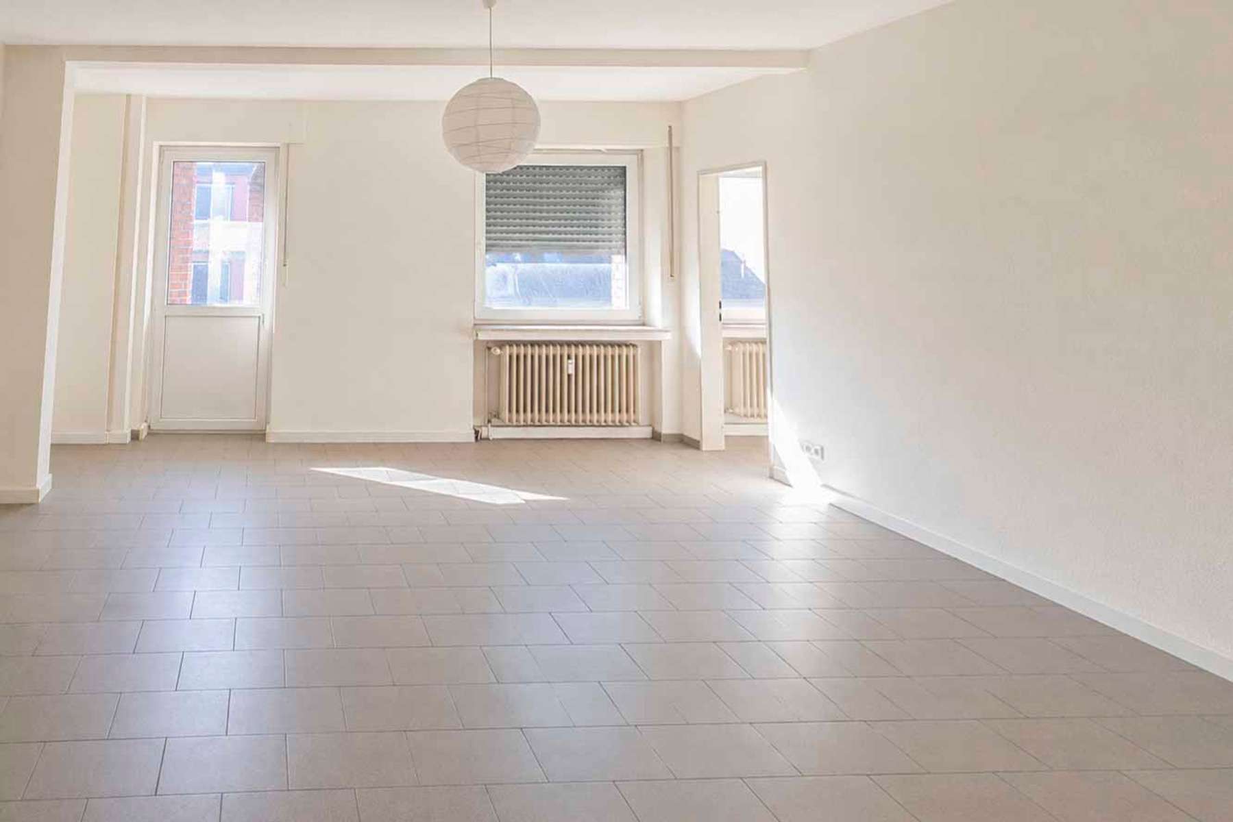 Thumbnail-Wohnung zum Kaufen in Essen 74.781,00 € 37.56 m²