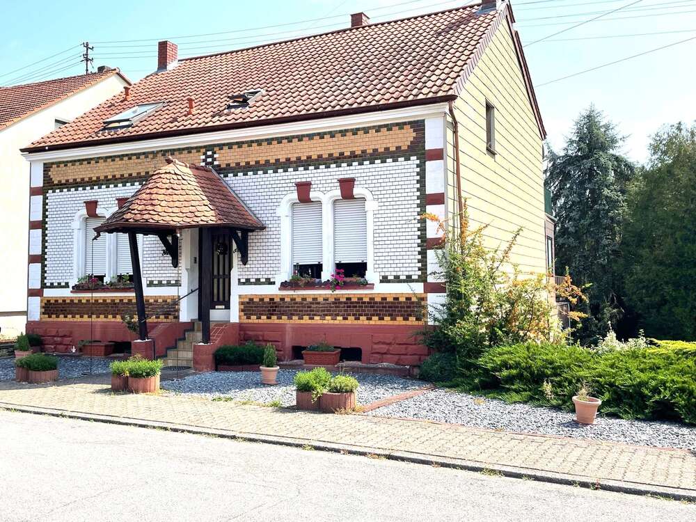 Thumbnail-Haus zum Kaufen in Emmersweiler 169.000,00 € 160 m²