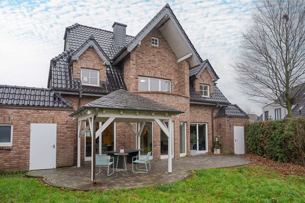 Thumbnail-Haus zum Kaufen in Krefeld 695.000,00 € 185.84 m²