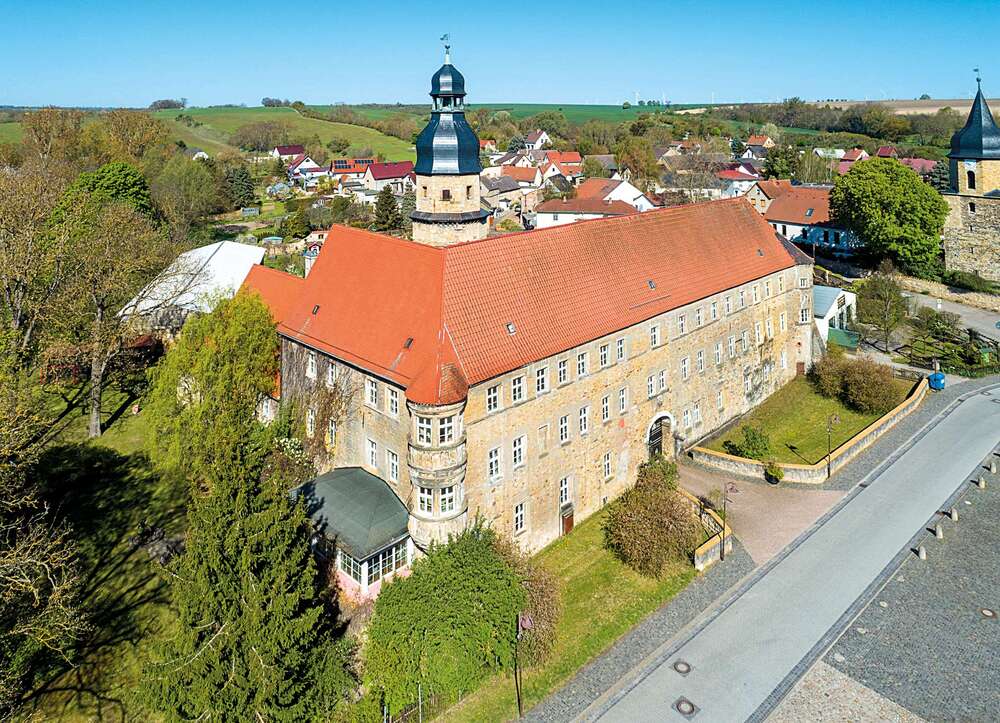 Thumbnail-Haus zum Kaufen in Salzatal OT Schochwitz 750.000,00 € 1517 m²