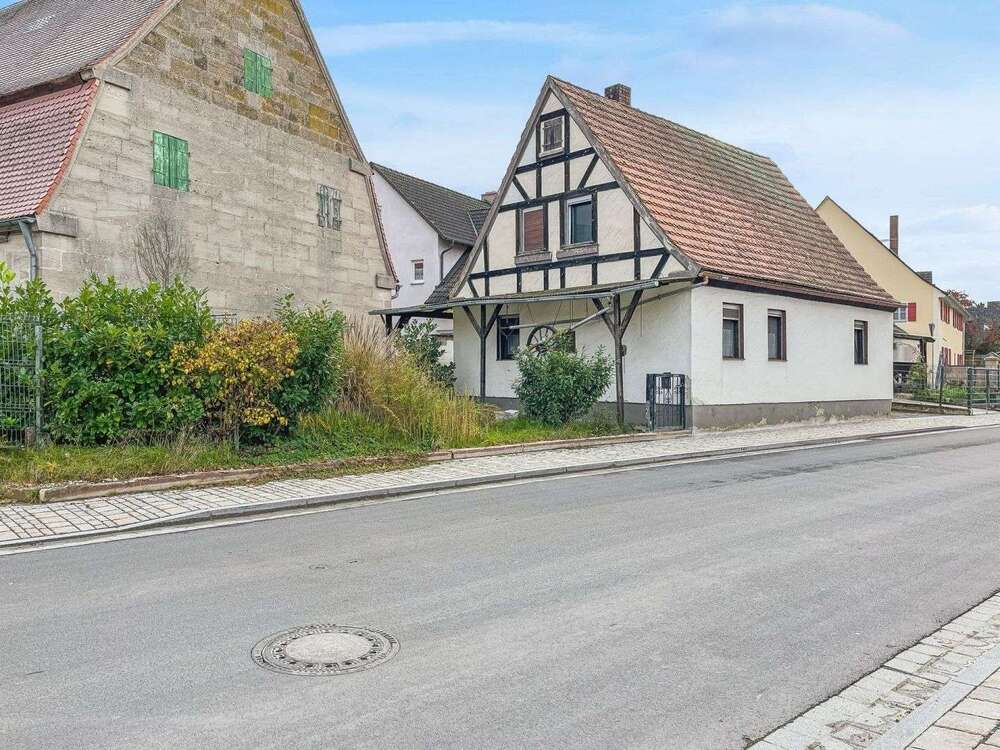 Thumbnail-Haus zum Kaufen in Roth 130.000,00 € 99.63 m²