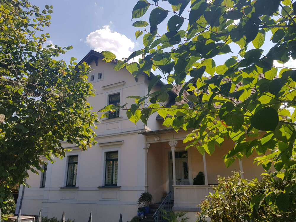 Thumbnail-Wohnung zum Mieten in Radebeul 1.185,00 € 120.88 m²