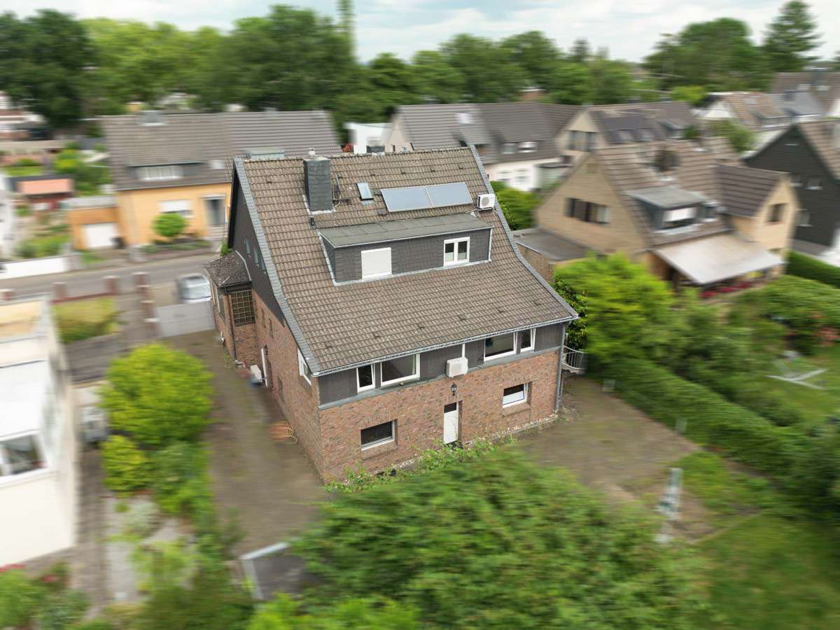 Thumbnail-Haus zum Kaufen in Düsseldorf 775.000,00 € 226 m²