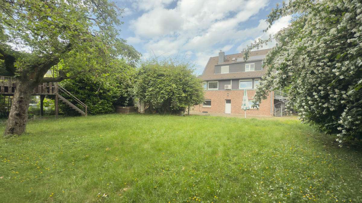 Thumbnail-Haus zum Kaufen in Düsseldorf 775.000,00 € 226 m²