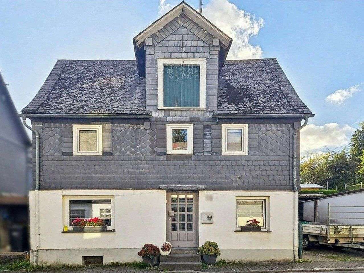 Thumbnail-Haus zum Kaufen in Hilchenbach 99.000,00 € 124 m²