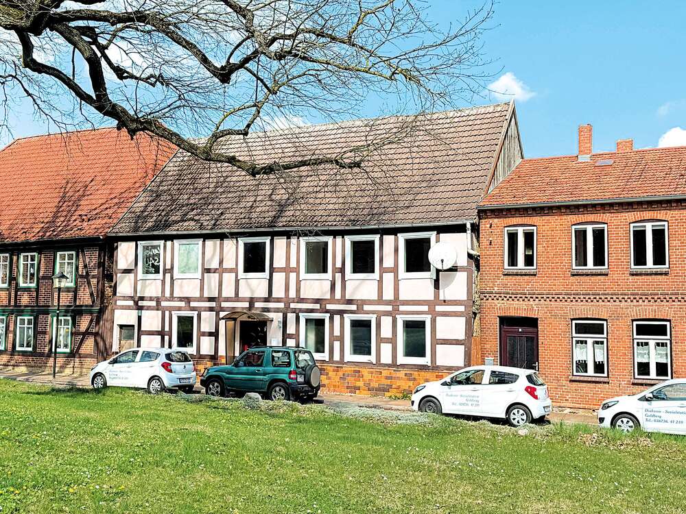 Thumbnail-Haus zum Kaufen in Goldberg 19.000,00 € 167 m²