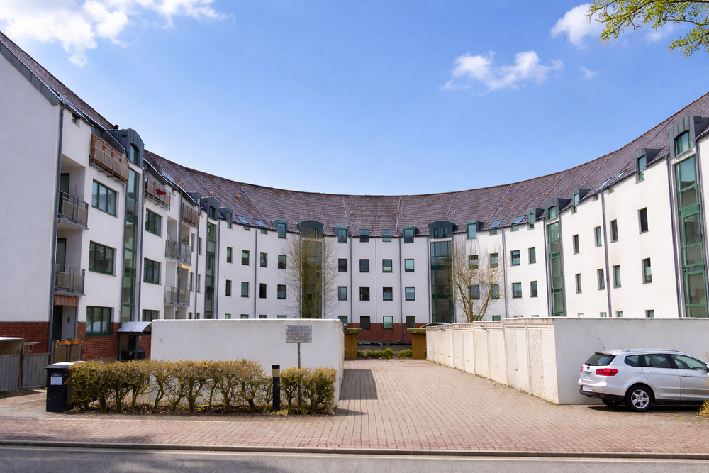 Thumbnail-Wohnung zum Kaufen in Schwerin-Krebsförden 163.000,00 € 81.48 m²