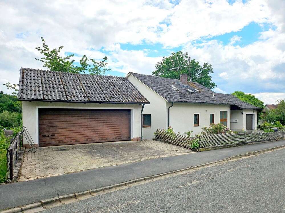 Thumbnail-Haus zum Kaufen in Auerbach in der Oberpfalz 125.000,00 € 123.97 m²