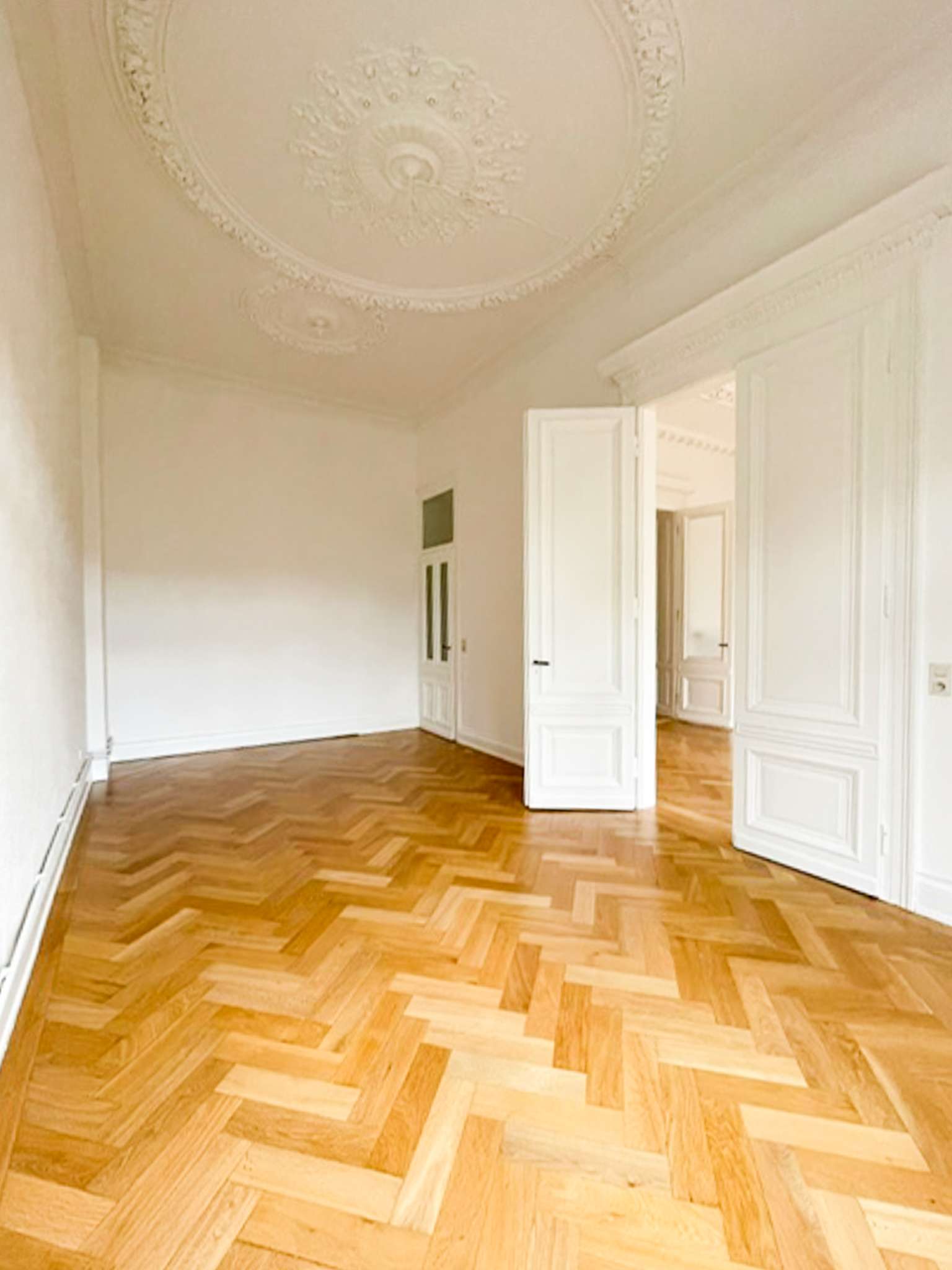 Thumbnail-Wohnung zum Mieten in Wiesbaden 1.600,00 € 135 m²