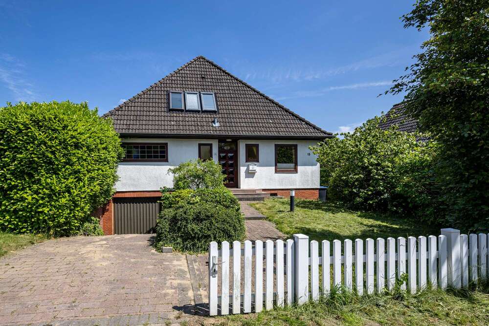 Thumbnail-Haus zum Kaufen in Hamburg Poppenbüttel 780.000,00 € 199 m²