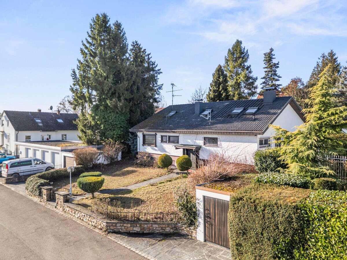Thumbnail-Haus zum Kaufen in Freiburg im Breisgau Tiengen 940.000,00 € 183.61 m²